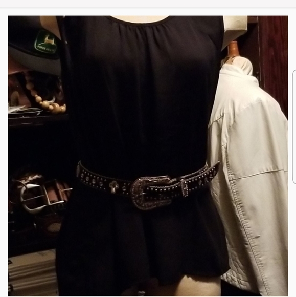 Nocona Interchangeable Buckle Cross Conchos Belt - Picture 12 of 16